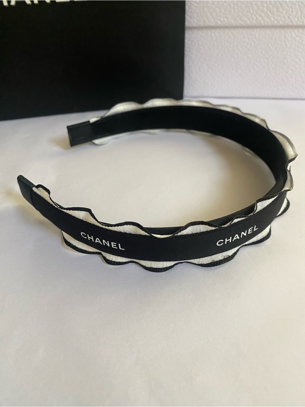 Chanel Ribbon Black & White Ruffle Edge Headband - Picture 2 of 5